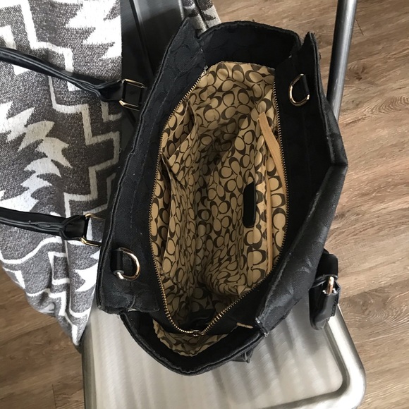 Coach Handbag - Picture 6 of 8